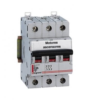 Interruptor automatico triple